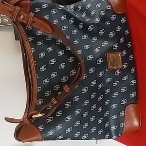 Dooney&Bourke